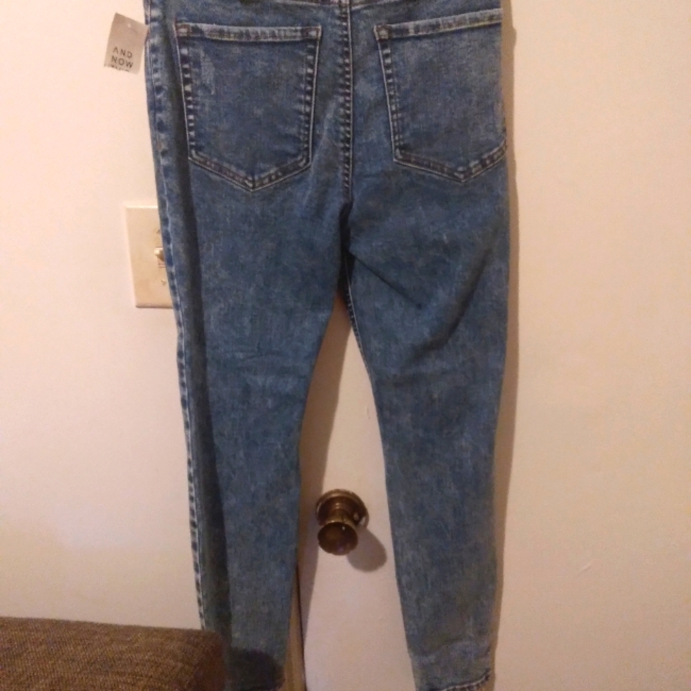Jeans - Picture 2 of 4